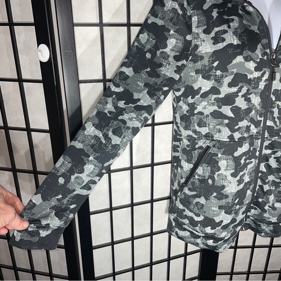 North face ladies zip up jacket size medium - Picture 3 of 8